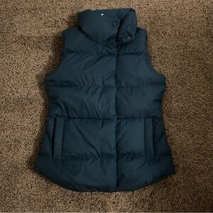 Athleta Navy Puffer Vest